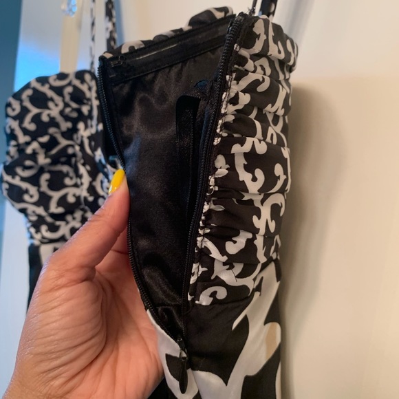 WHBM Black & White Halter/Sleeveless Top | Womens Size 2 - Picture 7 of 9